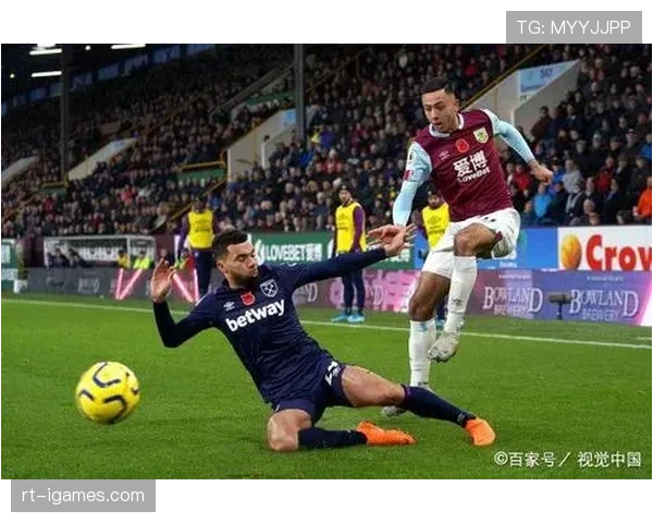 英超讨论修改“25人报名名单”规则,或为鼓励俱乐部更多使用本土青训球员。 英超讨论修改“25人报名名单”规则,或为鼓励俱乐部更多使用本土青训球员。